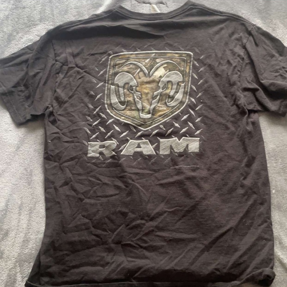 Graphic tee